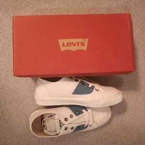 New Levi's Canvas Sneakers